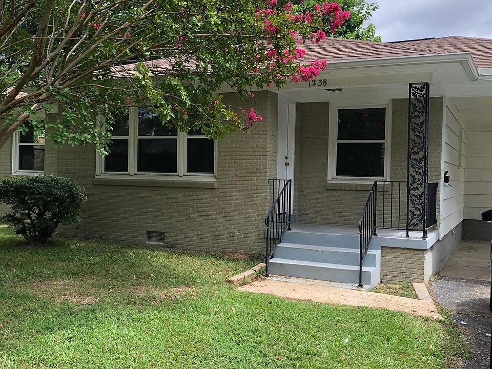 Charming house in East Memphis