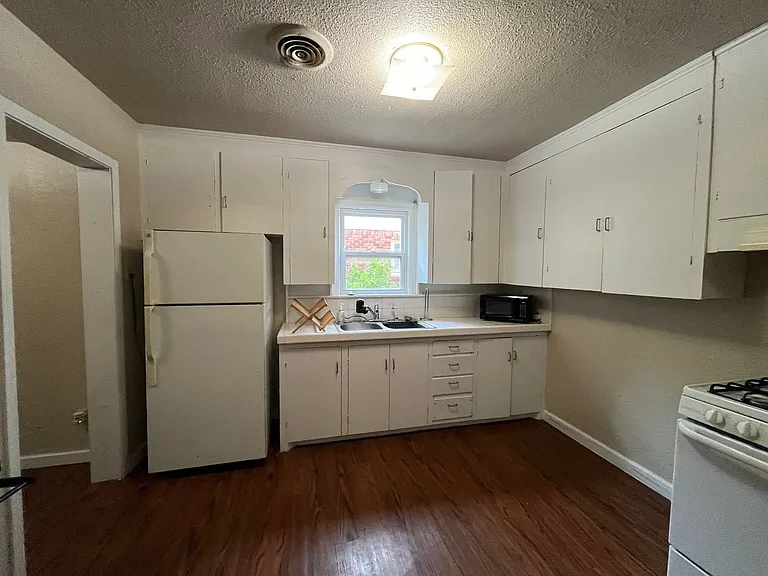 728 N Marion Ave — Photo 7