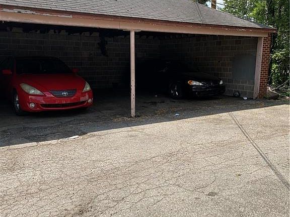 2nd image of 330 W Siebenthaler Ave
