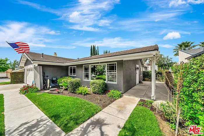 26817 Cuatro Milpas St — Photo 2