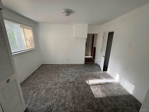 3rd image of 1338 Sears St