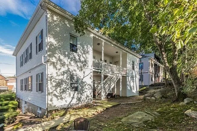 3 bed, 950 sqft, $2,500 — Photo 3