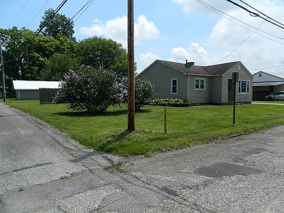 3rd image of 406 SW 4th St
