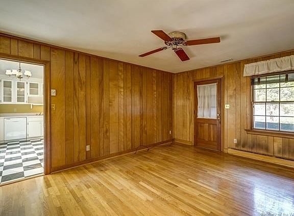 5th image of 145 Dennis Dr