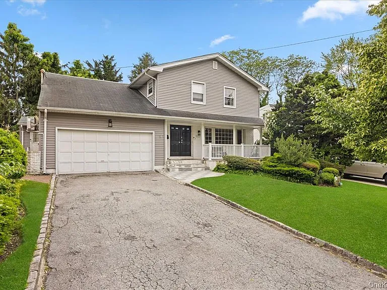 1127 Fordham Ln — Photo 8