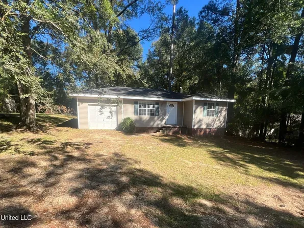 235 W Simpson Ave, Mendenhall, MS 39114