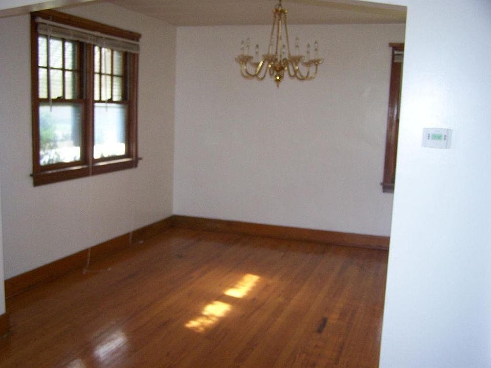 1st image of 2644 William St