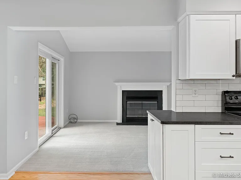 272 Yale Ct — Photo 8