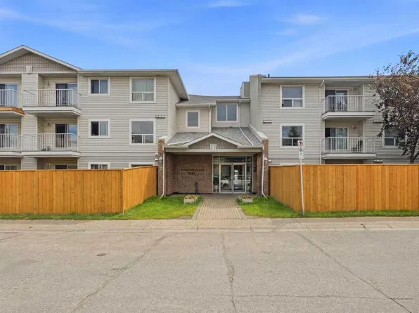 5555 W Falsbridge Dr NE #111, Calgary, AB T3J 3E8