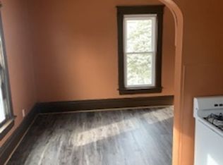 43 1/2 Mulberry St, Waterloo, IA 50703