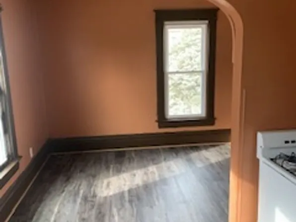 43 1/2 Mulberry St, Waterloo, IA 50703