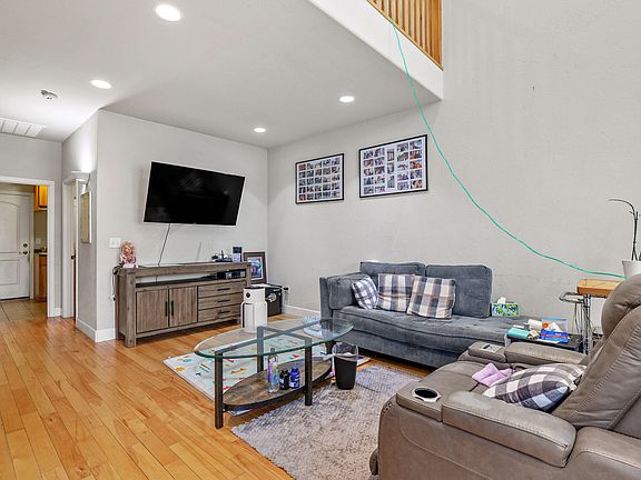 5th image of 3166 Juniper Ridge Dr #B