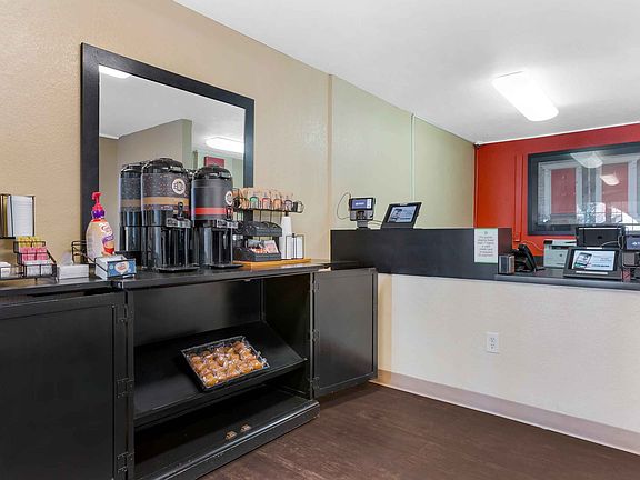 Lobby and Guest Check-in