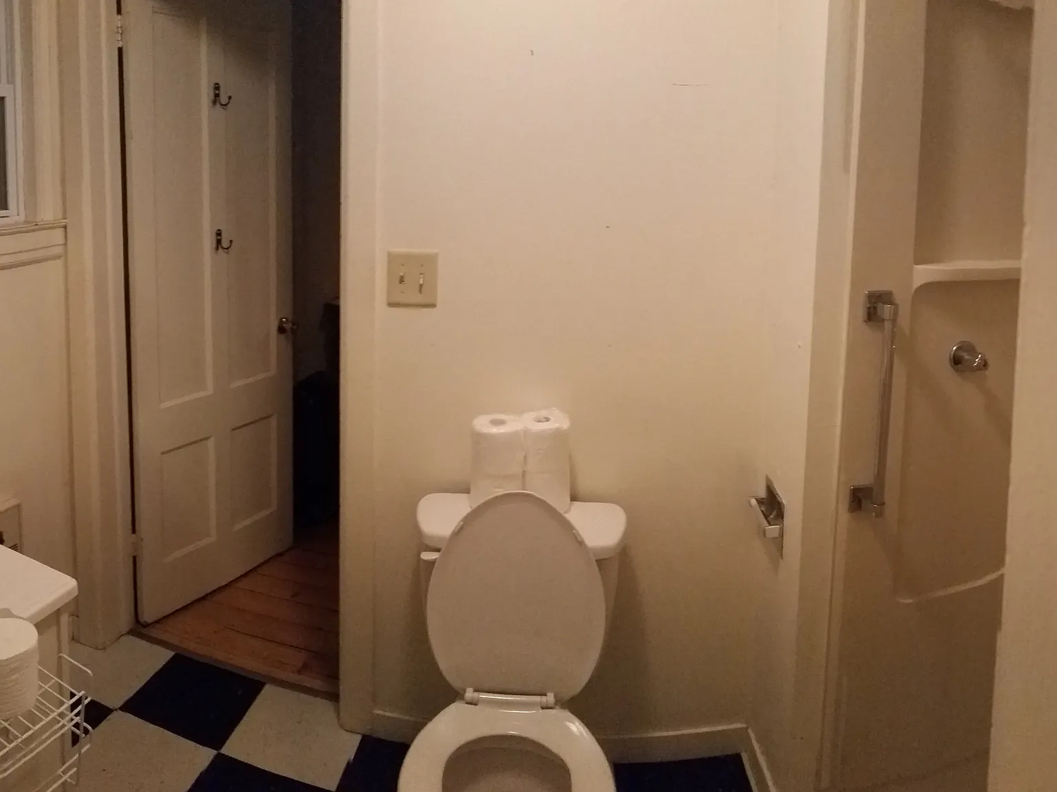 3 bed, 1218 sqft, $3,075 — Photo 3