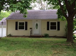 4004 69th St, Urbandale, IA 50322
