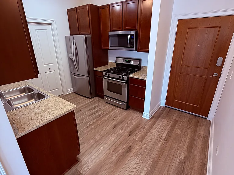 3300 W Irving Park Rd #L3 — Photo 13