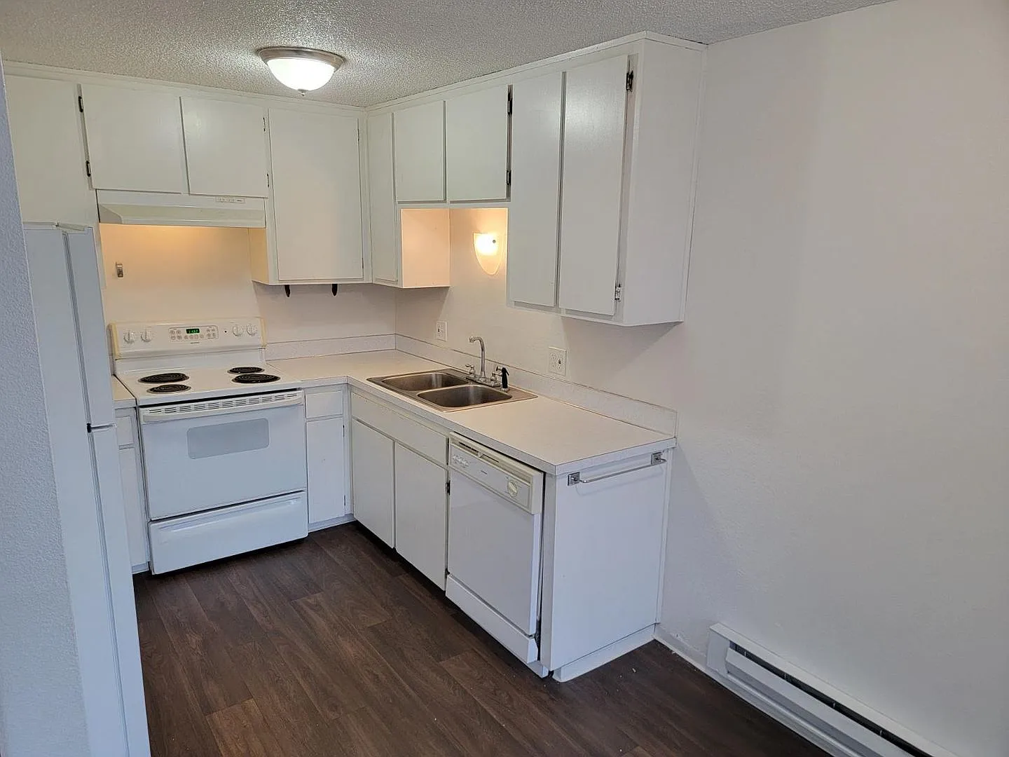Pebble Bay Apartments — Photo 4