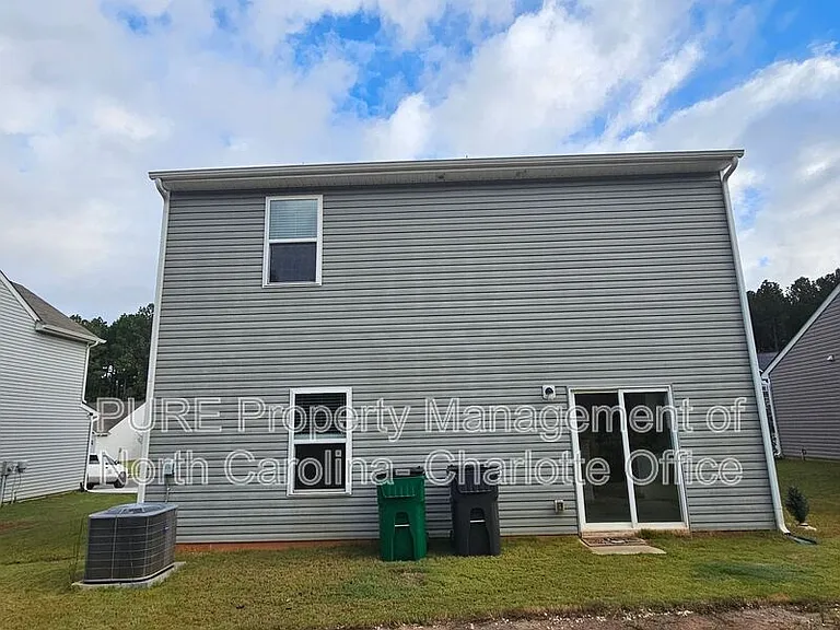 7015 Amberly Hills Rd — Photo 32