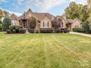 736 Cooks Cove Rdg, Lake Wylie, SC 29710