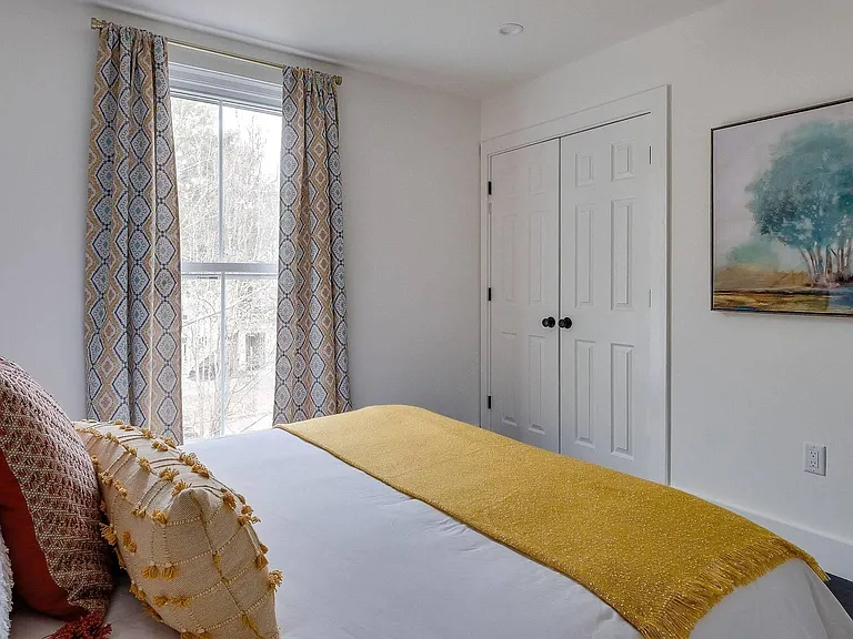 414 E Gaston St — Photo 24