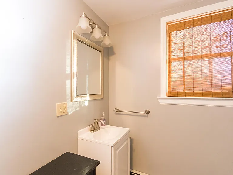 Second Floor Full Bathroom
