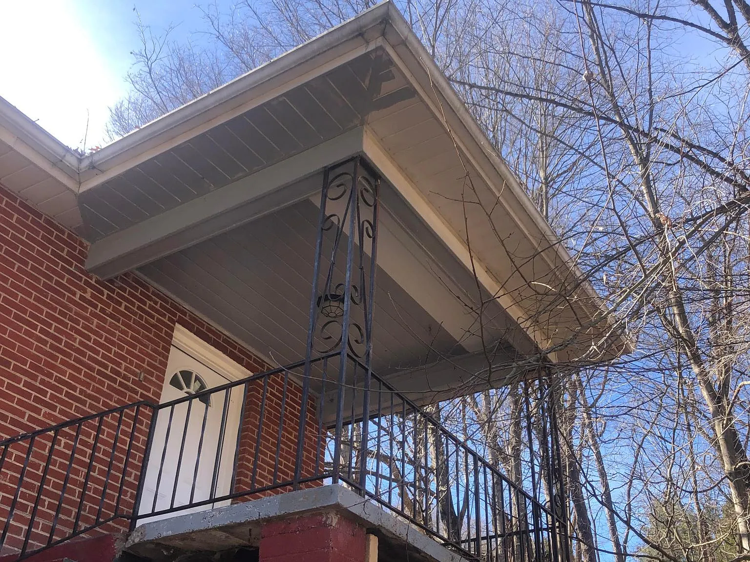 3 bed, 2200 sqft, $895 — Photo 2