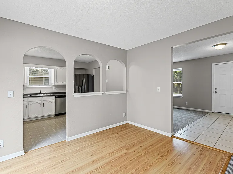 12813 S Sycamore St — Photo 5