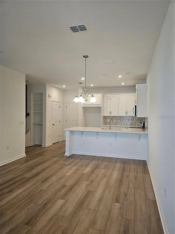 3 bed, 2.5 bath, 1627 sqft, $2,700 — Photo 2