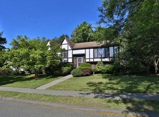 1 Robert Rd, Peabody, MA 01960