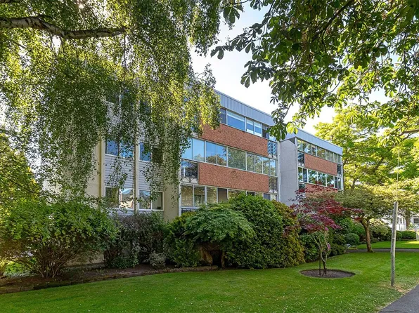 605 Cook St #204, Victoria, BC V8V 3Y6