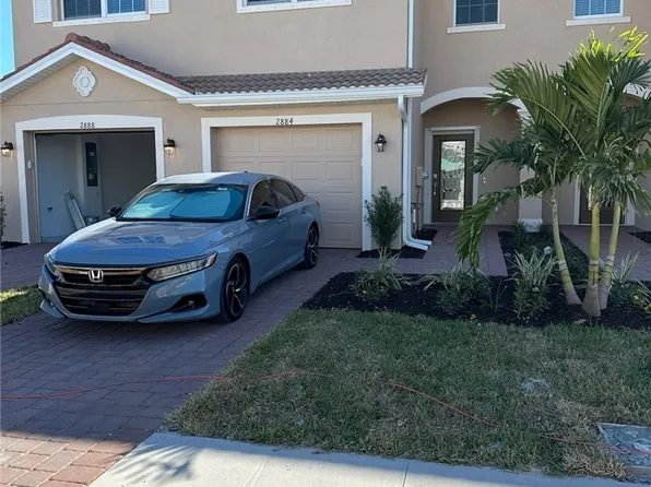 2884 Citrus St, Naples, FL 34120
