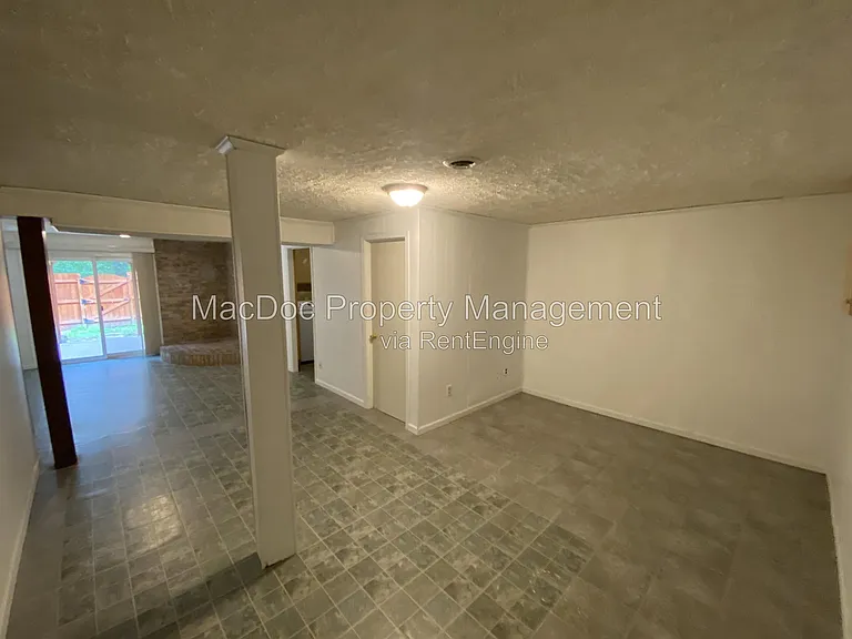 431 Ridgemore St — Photo 33