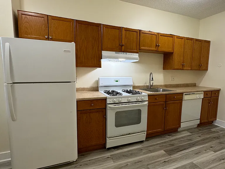 3 Woodbine St #1 — Photo 9