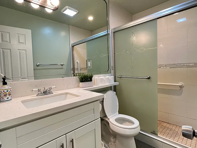 1634 Batson Ave #B8 — Photo 9