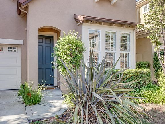 3rd image of 2071 Heather Glen Dr