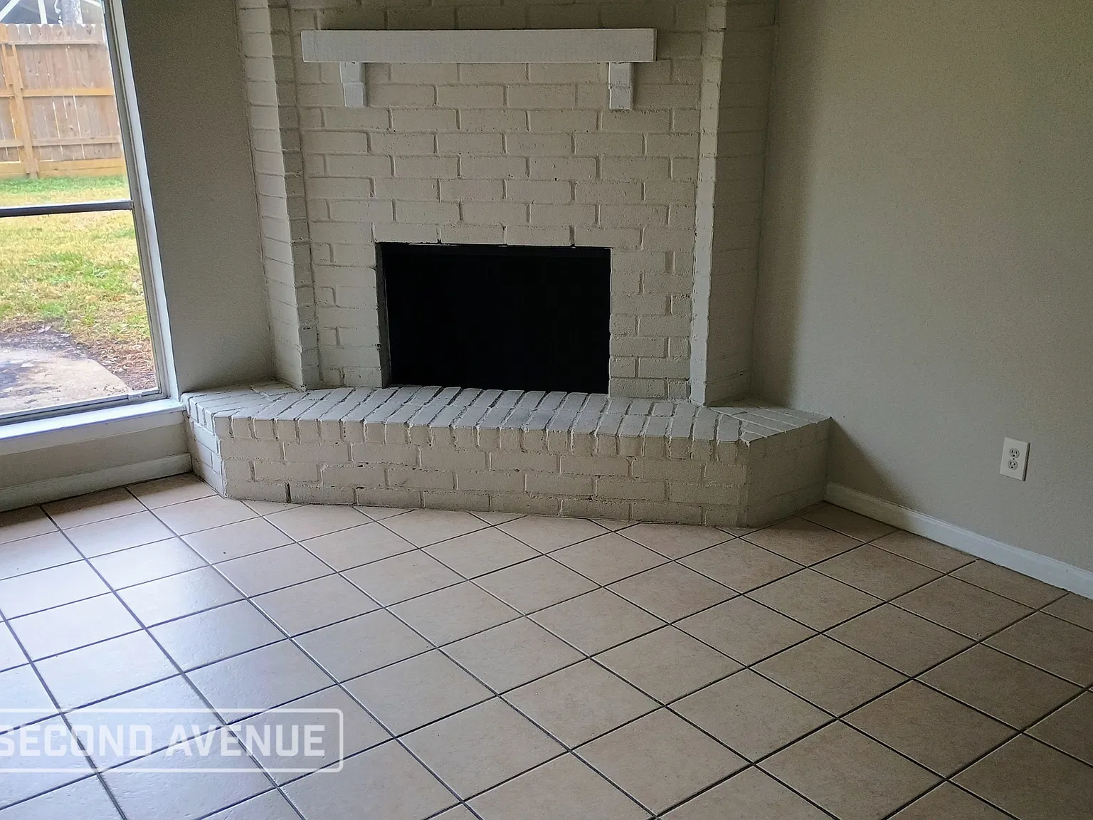3 bed, 2.0 bath, 1188 sqft, $1,479 — Photo 2