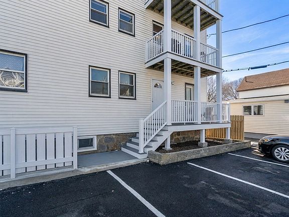3rd image of 203 Winthrop Shore Dr APT 2