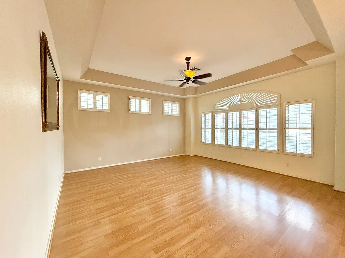 4 bed, 3.0 bath, 3286 sqft, $3,200 — Photo 3