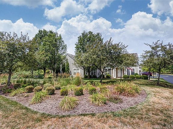 4th image of 203 Broadleaf Cir