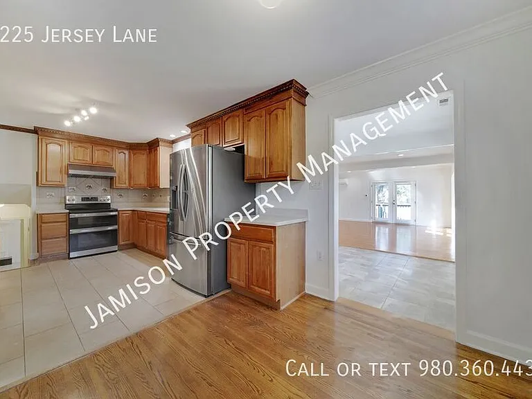 1225 Jersey Ln — Photo 6