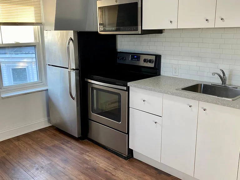 504 E Johnson St #3 — Photo 1
