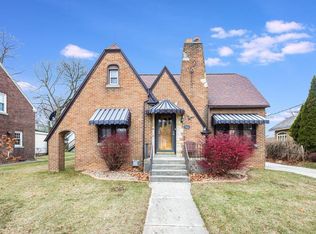 926 N 17th St, Manitowoc, WI 54220