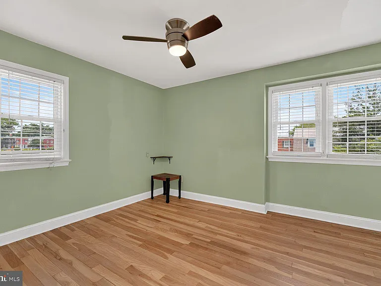 2437 Iverson St — Photo 9