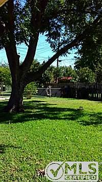 5th image of 4701 Ivanhoe Dr