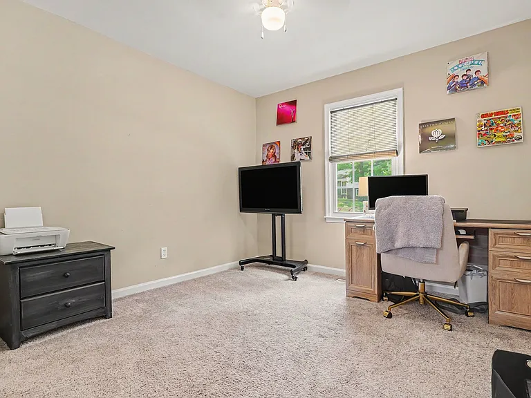 605 Sawmill Rd — Photo 14