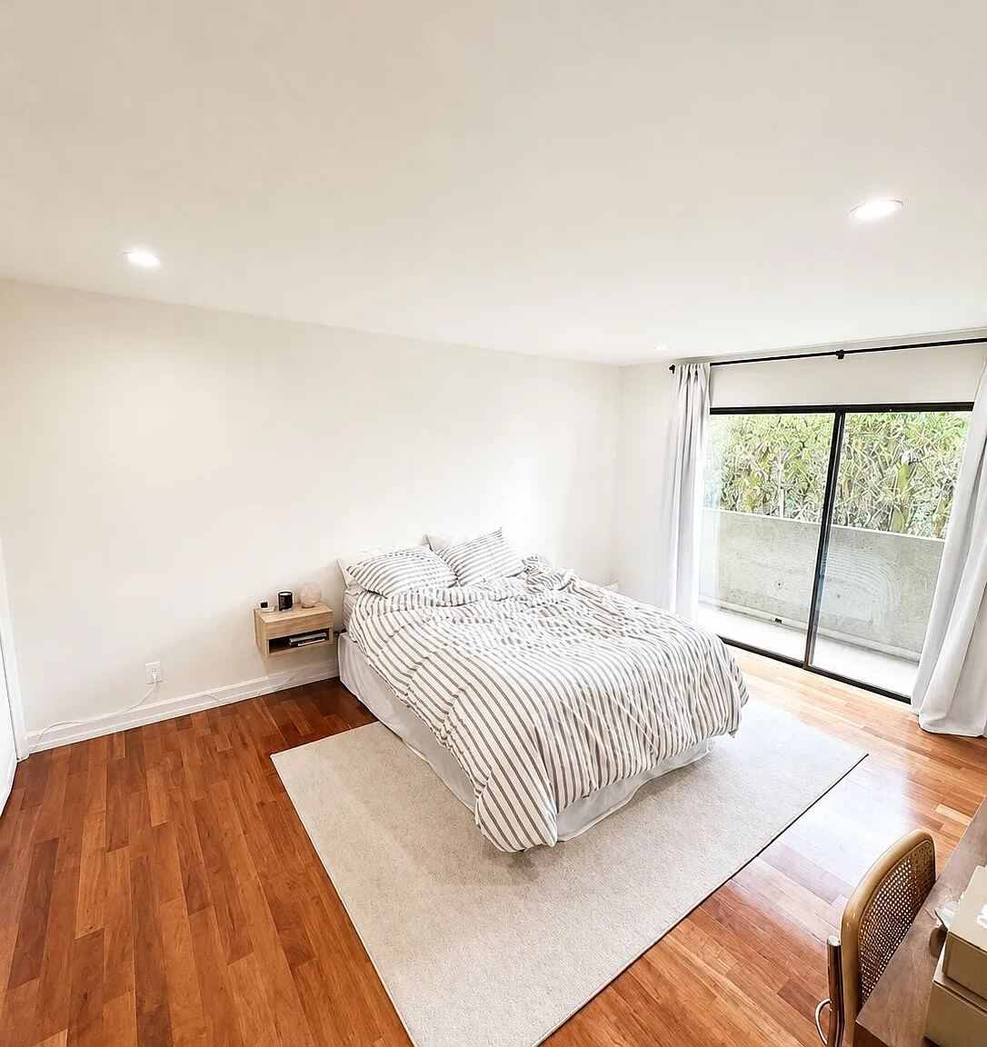 2 bed, 1937 sqft, $5,700 — Photo 2