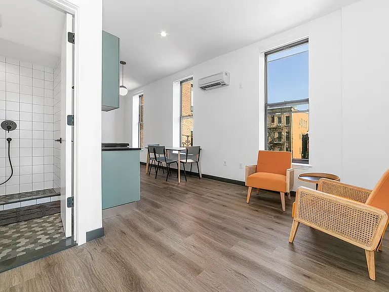 165 N 5th St #301 — Photo 3
