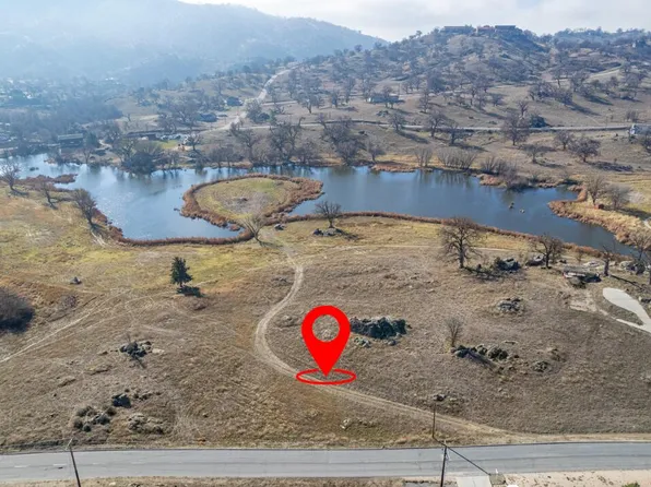 Saint Andrews Dr, Tehachapi, CA 93561