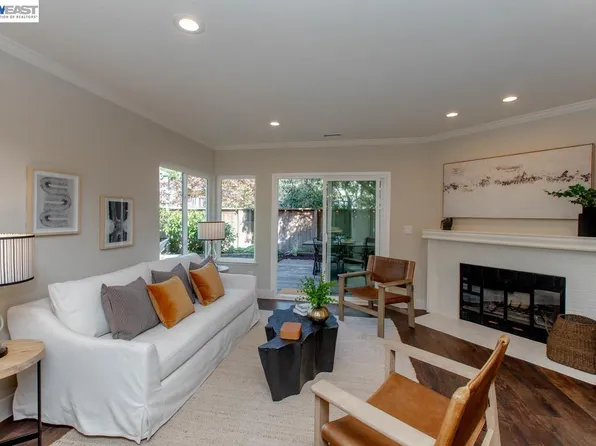 31 Oak Park Dr, Alameda, CA 94502