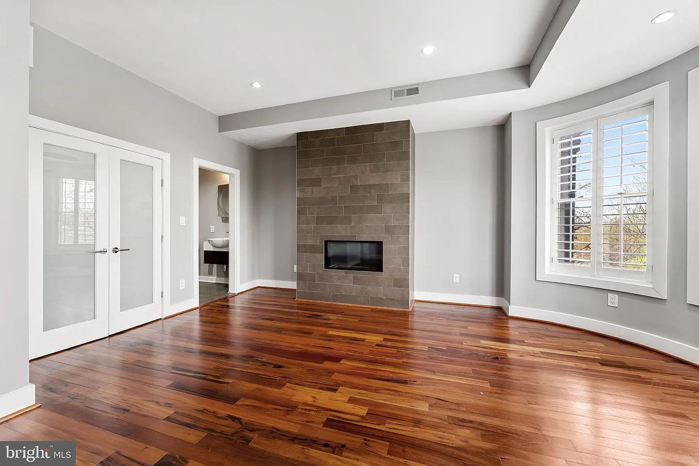 4 bed, 3.5 bath, 3000 sqft, $6,700 — Photo 4